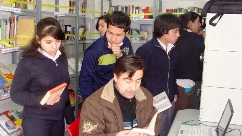 Alfredo Fica 20 años de bibliobuseos por Aysén