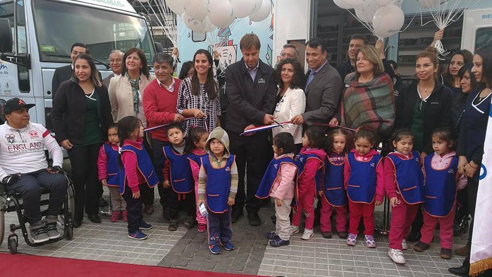 Puente Alto cuenta con dos nuevos y modernos bibliobuses 