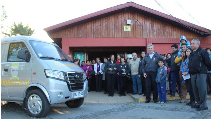 Biblioteca de Huépil recibió bibliomóvil