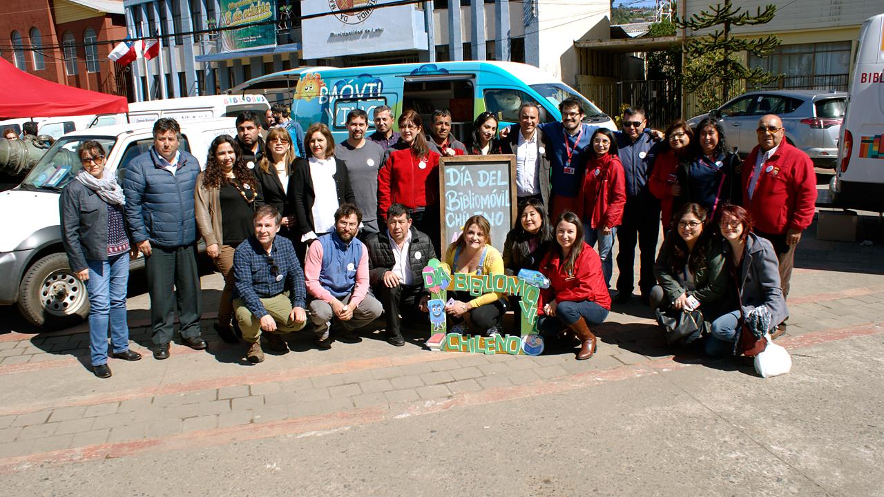 Bibliomóviles chilenos celebraron por primera vez su día junto a la comunidad