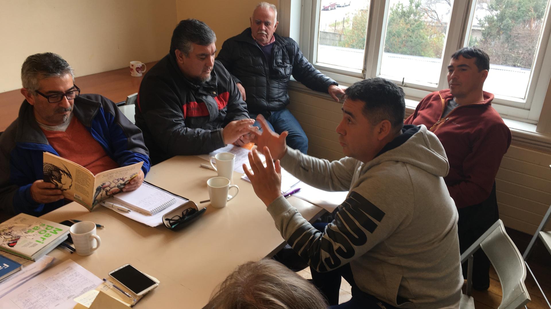 Miembros de la Red Regional de Bibliomóviles de Los Ríos reunidos en la Biblioteca Pública Municipal de Valdivia (agosto 2019)