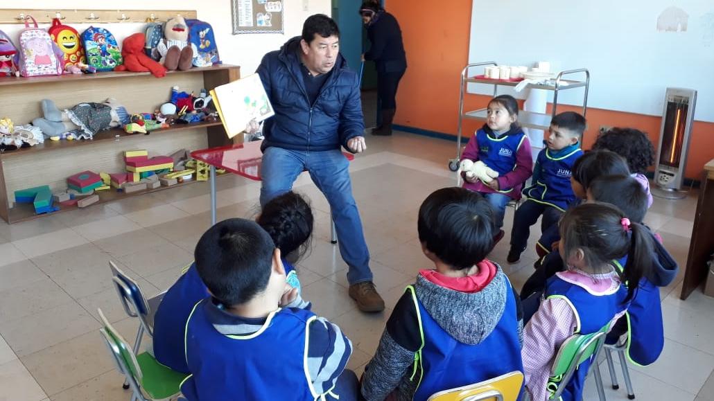 Bibliomóvil de Cañete celebra el Día del Niño