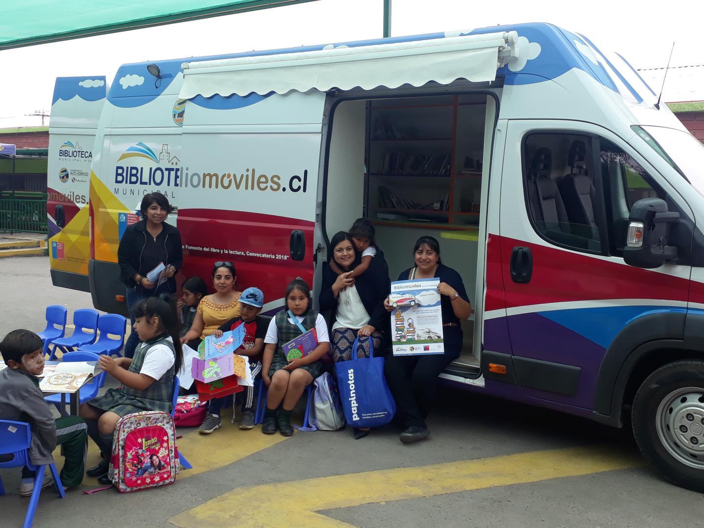 Tarapacá - Conociendo la historia del Bibliomóvil de Alto Hospicio