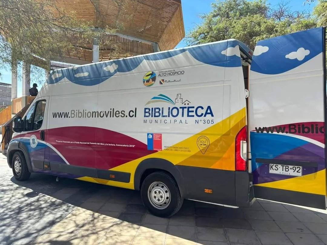 La visita del bibliomóvil de Alto Hospicio a Pozo Almonte