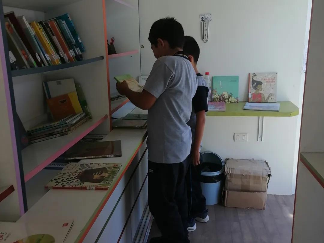 La visita del bibliomóvil de Alto Hospicio a Pozo Almonte