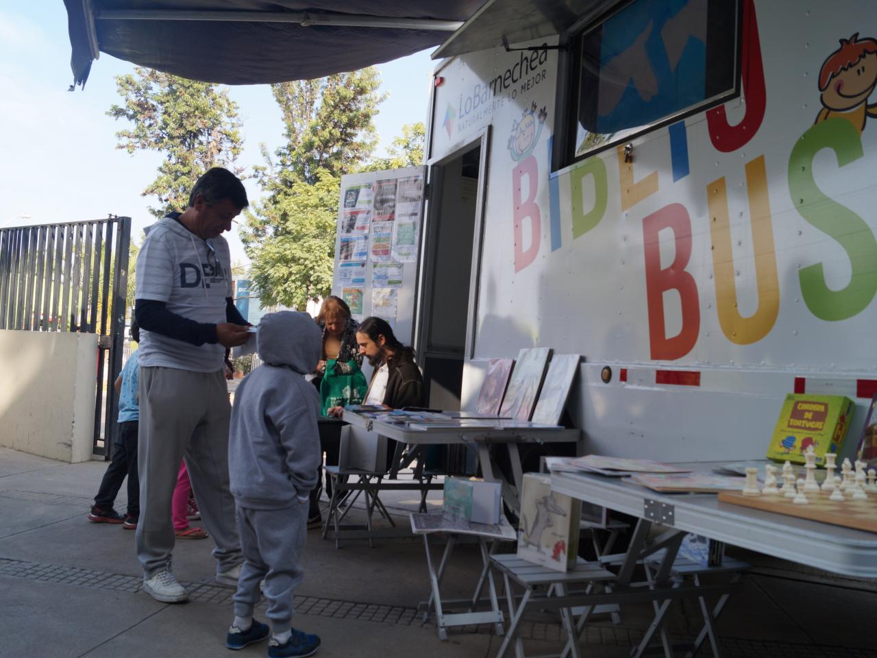 Bibliobús Lo Barnechea - Mes del Libro