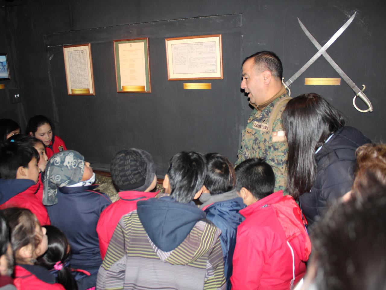 Angol visita Escuela Colonia Manuel Rodriguez