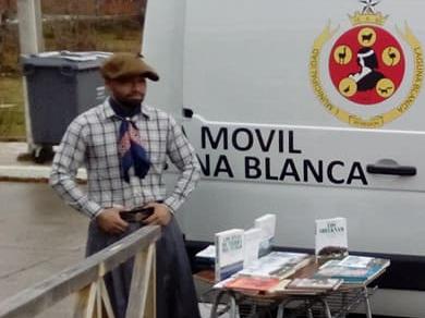 Bibliomóvil Laguna Blanca en terreno