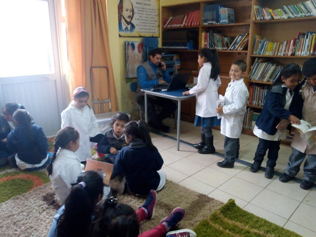 Bibliomóvil Lebu fomentando la lectura