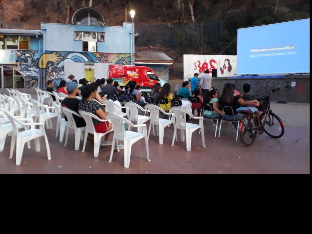 Cine afuera de la Biblioteca - Curicó BiblioVerano