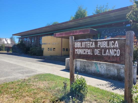 Frontis Biblioteca pública de Lanco