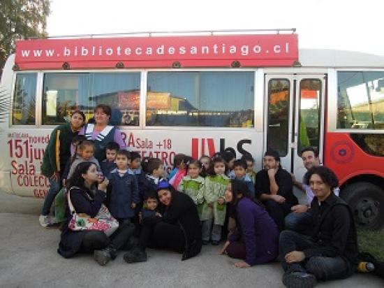 Con alegría se recibe premio ACLEBIM a la Red de Bibliomóviles de Chile