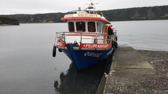 Bibliolancha de Quemchi al fin navega los mares chilotes en su lancha propia