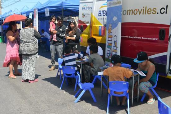 Bibliomóvil presente en el Operativo Municipal