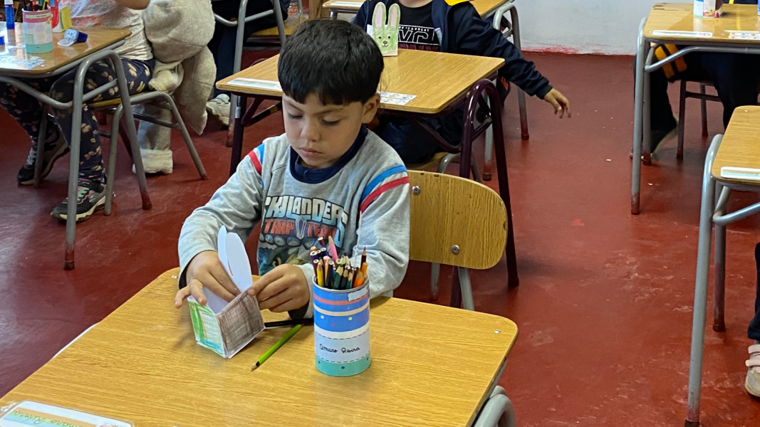 Bibliomóvil de Licantén: lectura, conversatorio y manualidades de pascua 2023