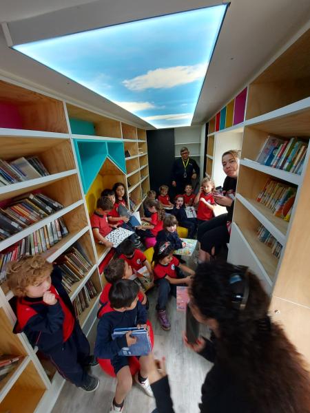 Remodelación bibliobús Lo Barnechea 2023