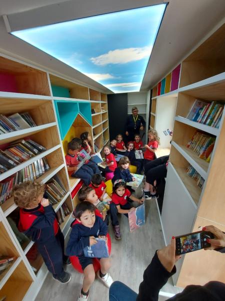 Remodelación bibliobús Lo Barnechea 2023