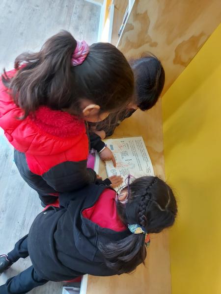 Lo Barnechea pinta su bibliomóvil