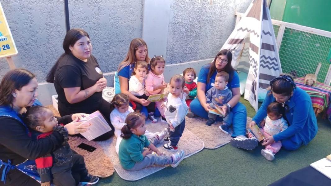 Visita bibliomóvil Alto Hospicio a jardín nuevo sol