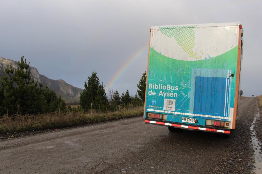 Bibliobús de Aysén - Arcoiris