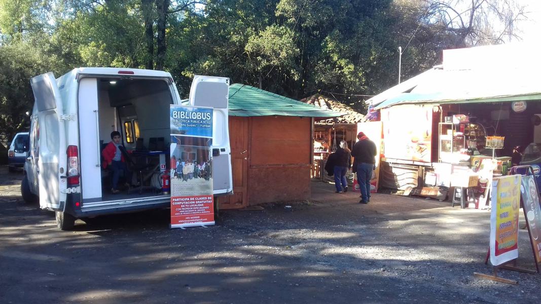 Bibliobús de Yumbel en Salto del Laja