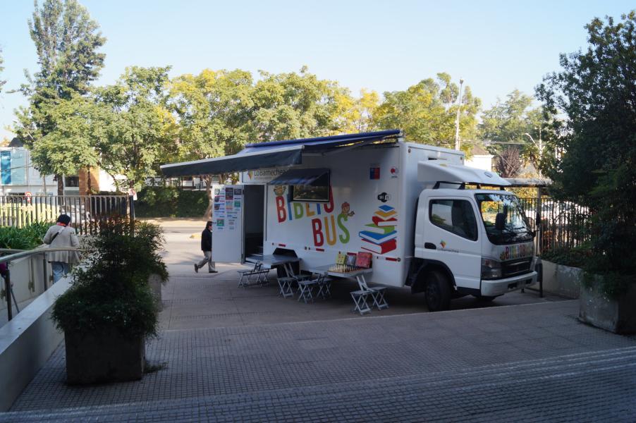 Bibliobús Lo Barnechea - Mes del Libro