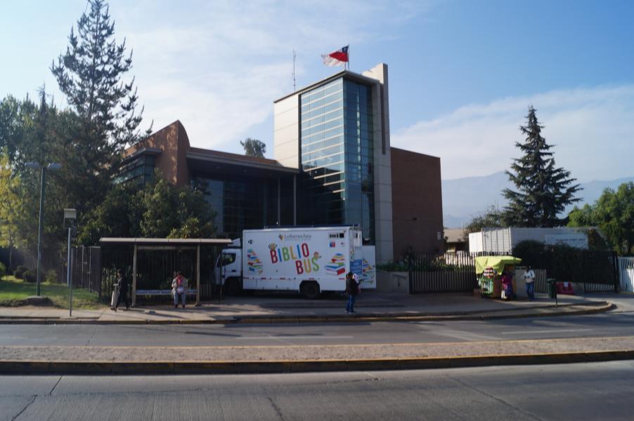 Bibliobús Lo Barnechea - Mes del Libro