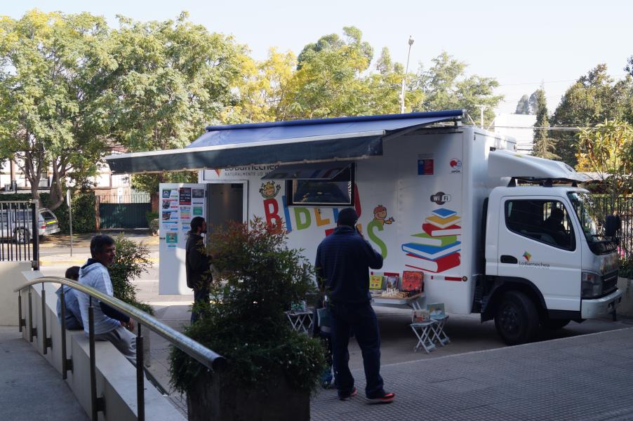 Bibliobús Lo Barnechea - Mes del Libro