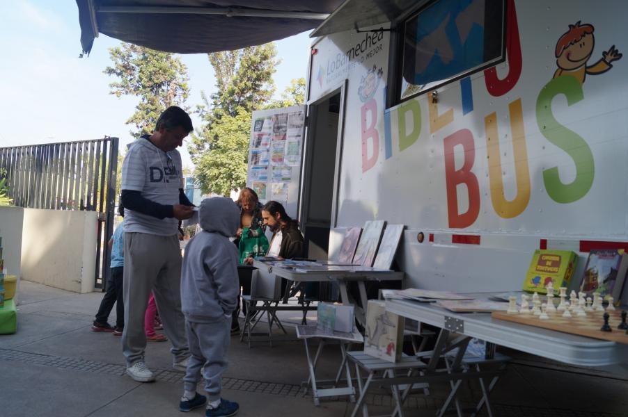 Bibliobús Lo Barnechea - Mes del Libro
