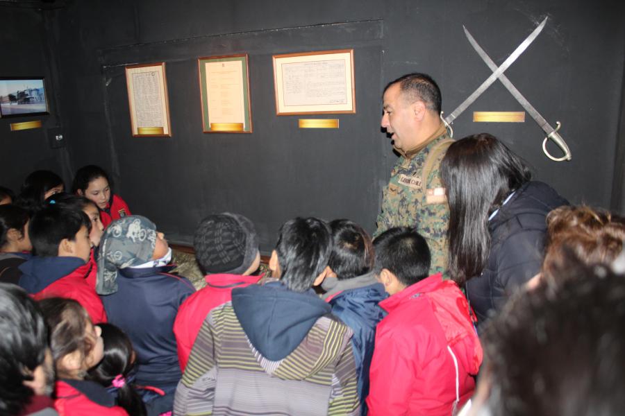 Angol visita Escuela Colonia Manuel Rodriguez