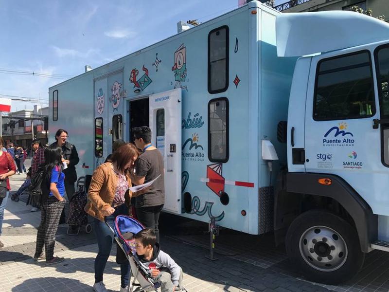 Bibliomóvil Puente Alto 3.jpg