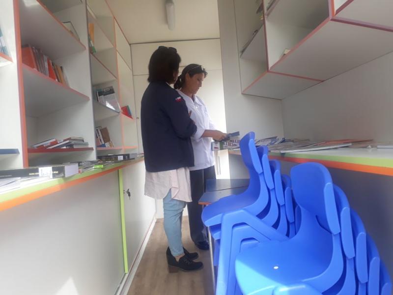 Bibliomóvil de Alto Hospicio colegio