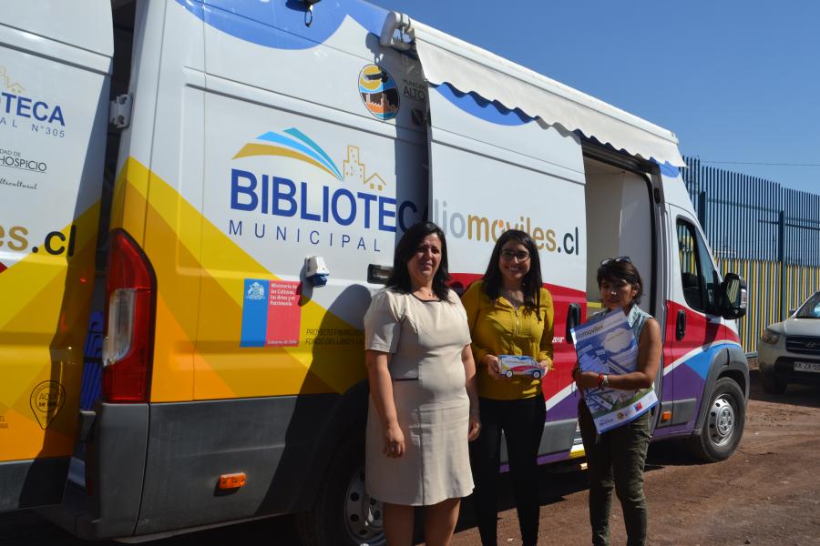 Bibliomóvil de Alto Hospicio colegio