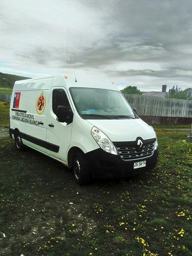 Bibliomóvil Laguna Blanca en terreno