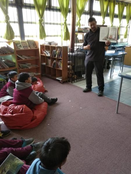 Bibliomóvil Lebu fomentando la lectura